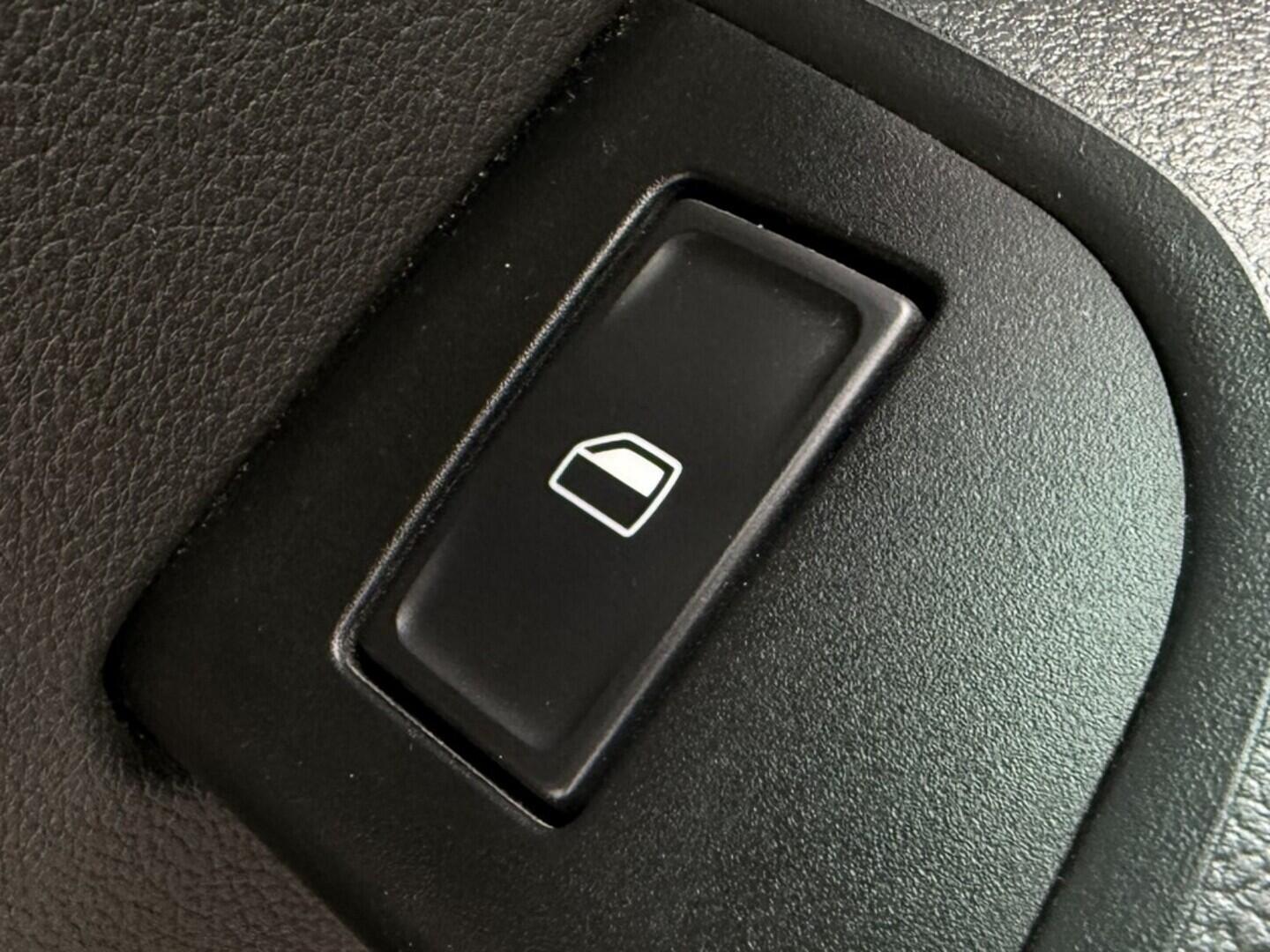 OM190V02540_32.webp_OCTAVIA Elegance G-TEC 1.4 TSI CNG 81 kW manuál