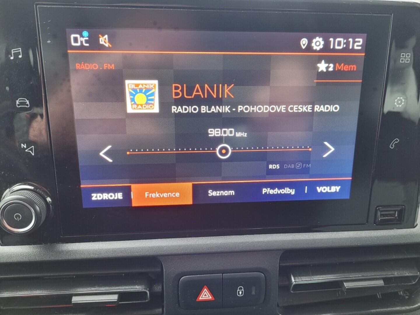 OM190V02542_27.webp_BERLINGO  1.5 BlueHDi 96 kW manuál