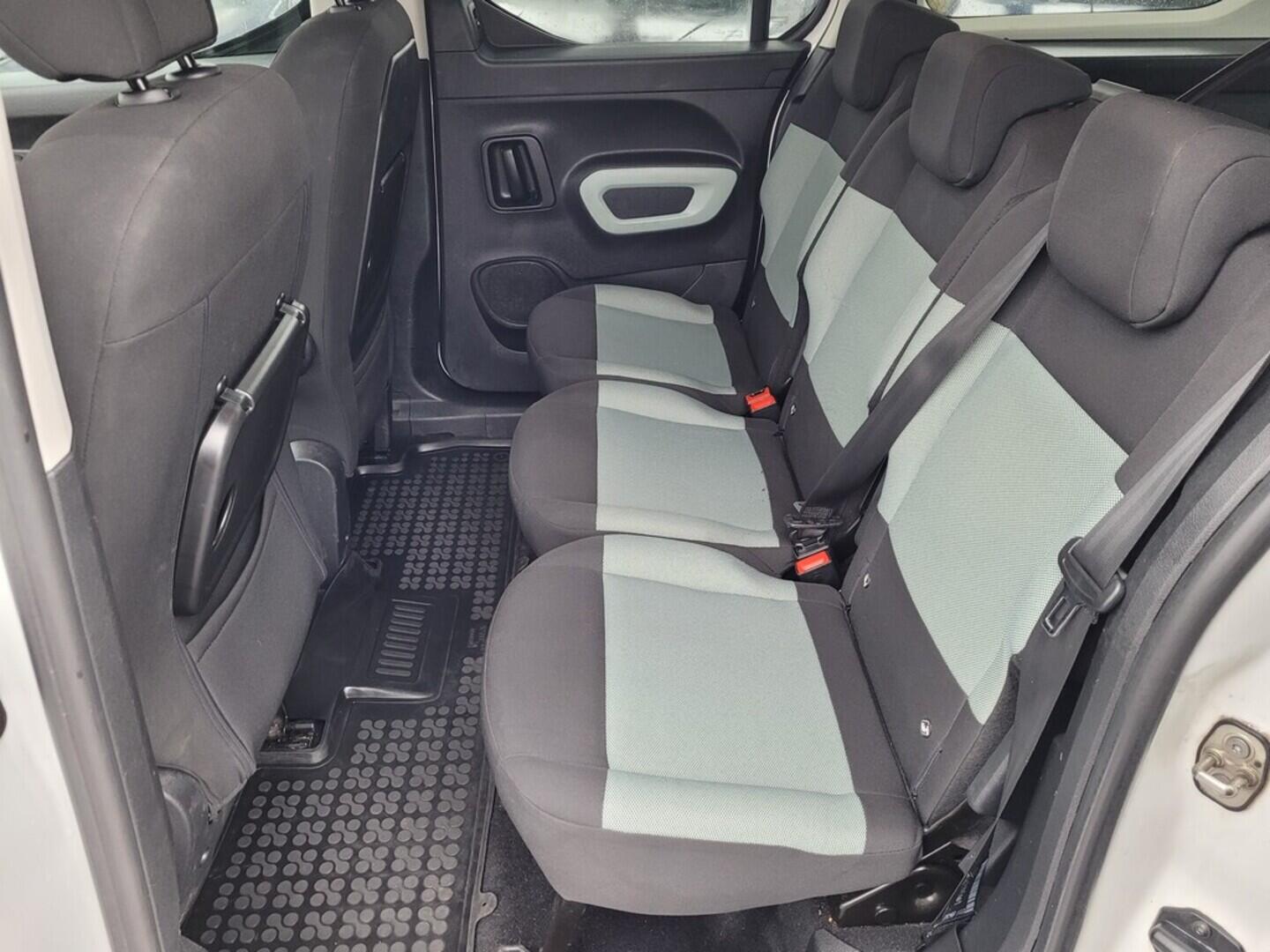 OM190V02542_30.webp_BERLINGO  1.5 BlueHDi 96 kW manuál