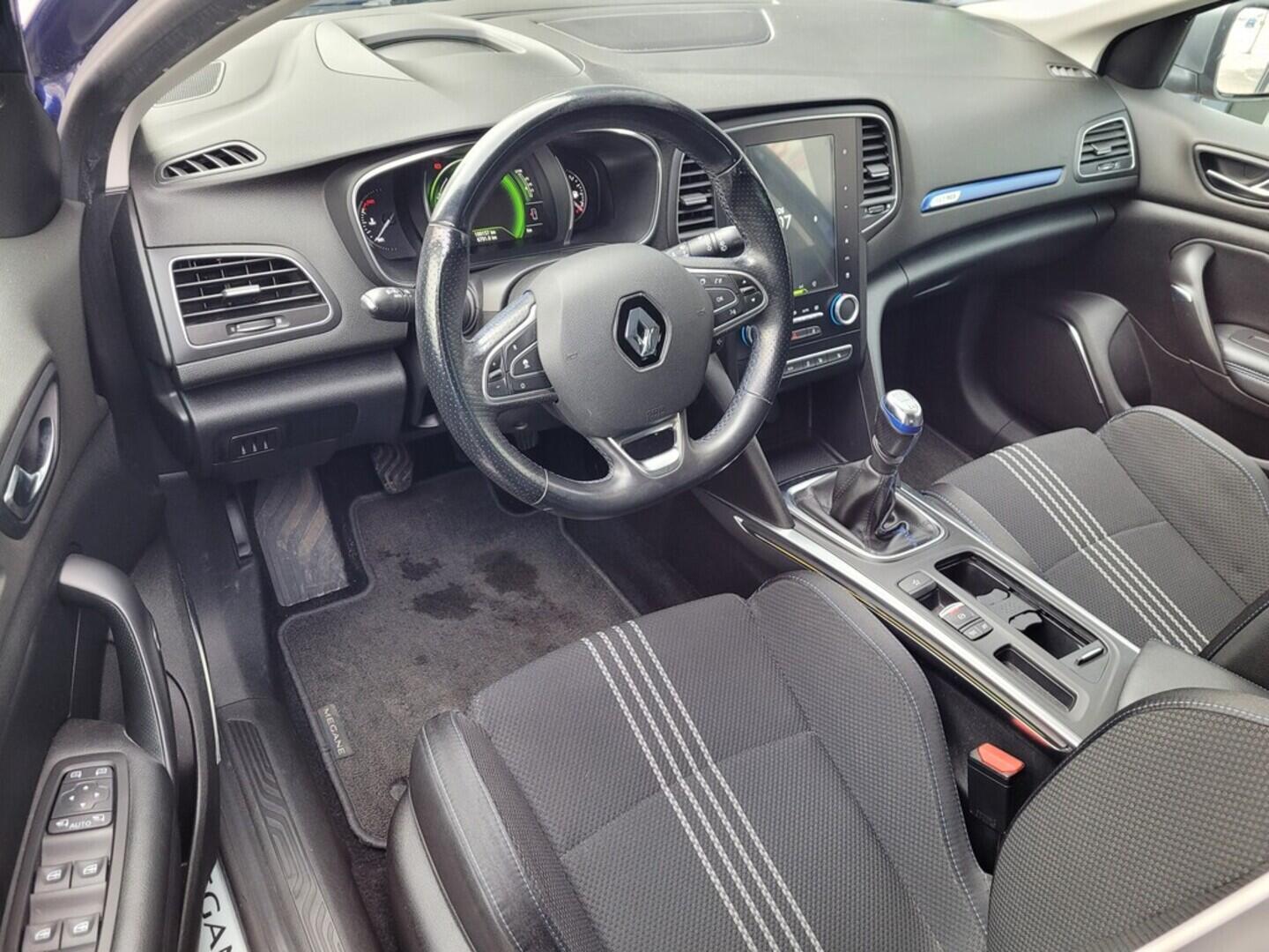 OM190V02550_19.webp_MÉGANE GT line 1.2 TCe 74 kW manuál