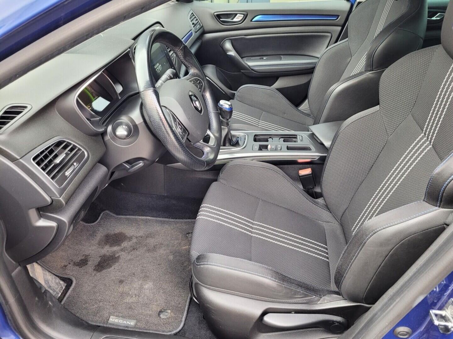 OM190V02550_20.webp_MÉGANE GT line 1.2 TCe 74 kW manuál