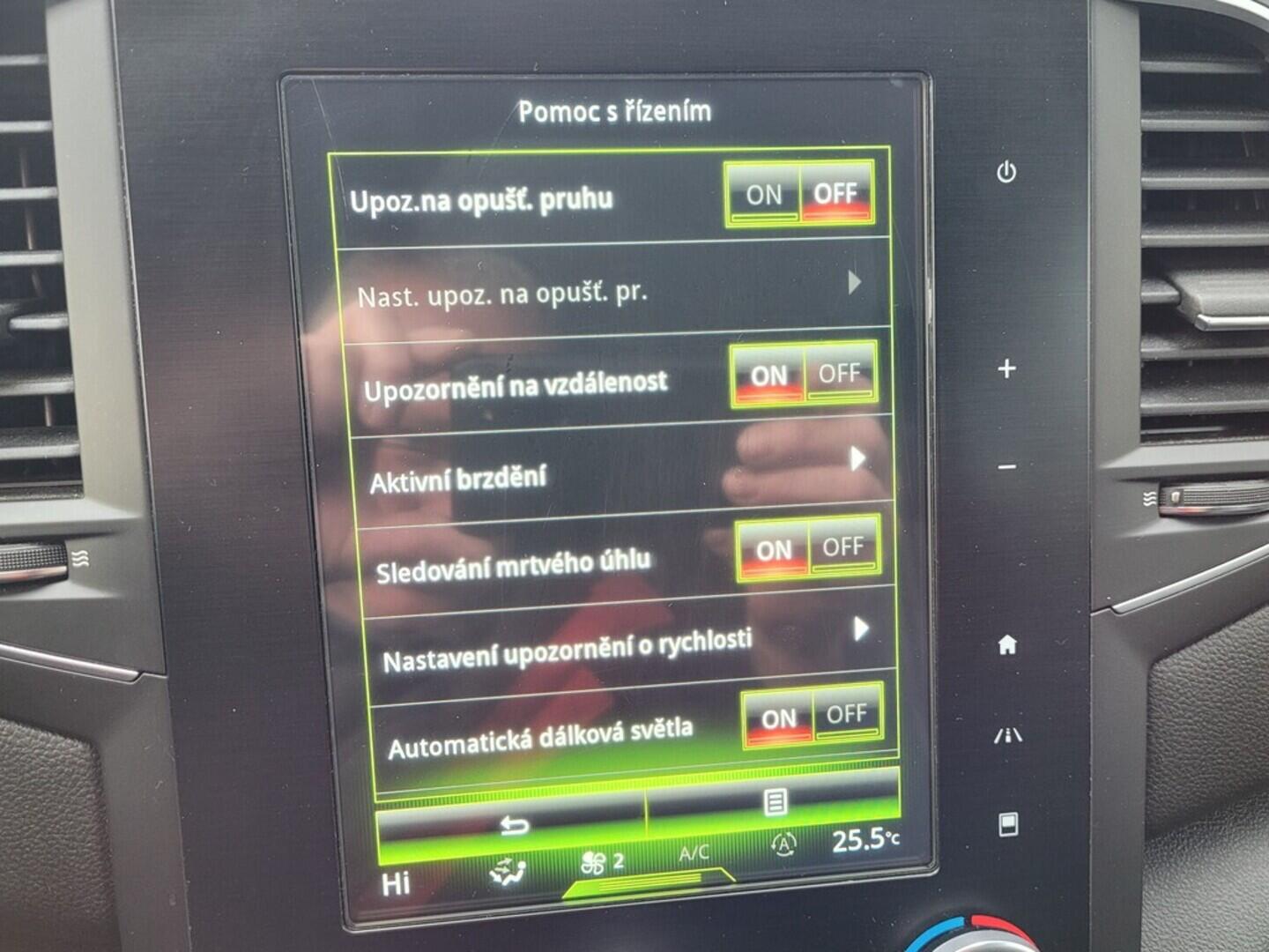 OM190V02550_26.webp_MÉGANE GT line 1.2 TCe 74 kW manuál