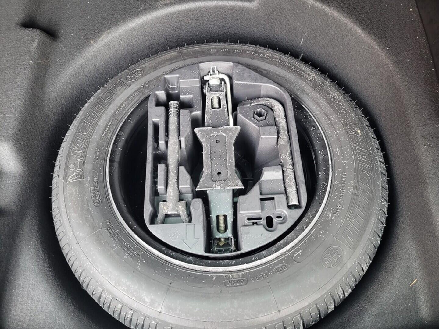 OM190V02550_31.webp_MÉGANE GT line 1.2 TCe 74 kW manuál