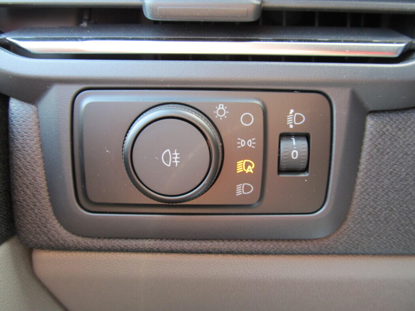 OM190V02554_23.webp_TOURNEO CUSTOM Titanium 320 L2 2.0 EcoBlue 110 kW manuál, DPH