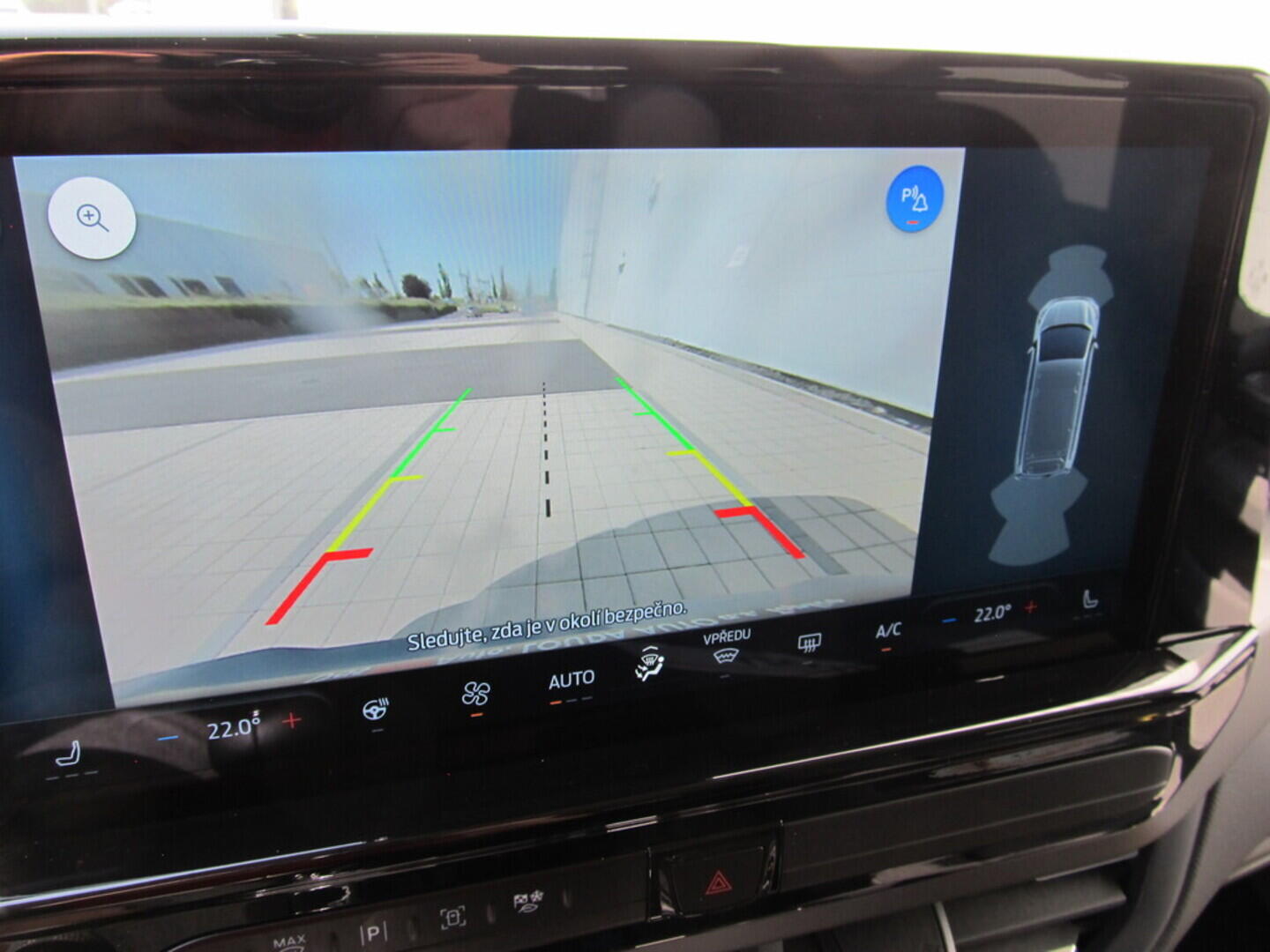 OM190V02554_25.webp_TOURNEO CUSTOM Titanium 320 L2 2.0 EcoBlue 110 kW manuál, DPH