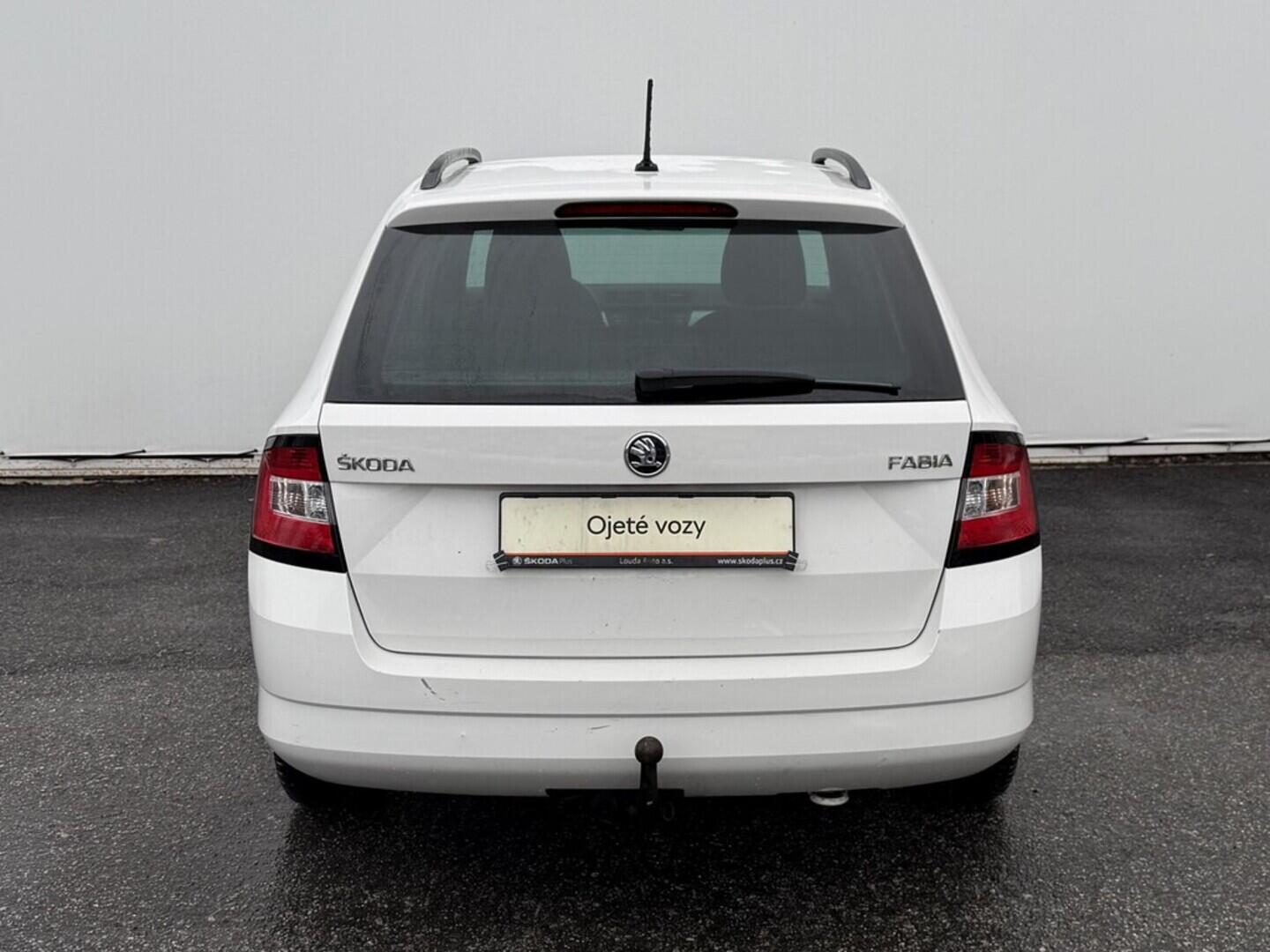 OM190V02555_17.webp_FABIA Ambition 1.4 TDI 66 kW manuál, DPH