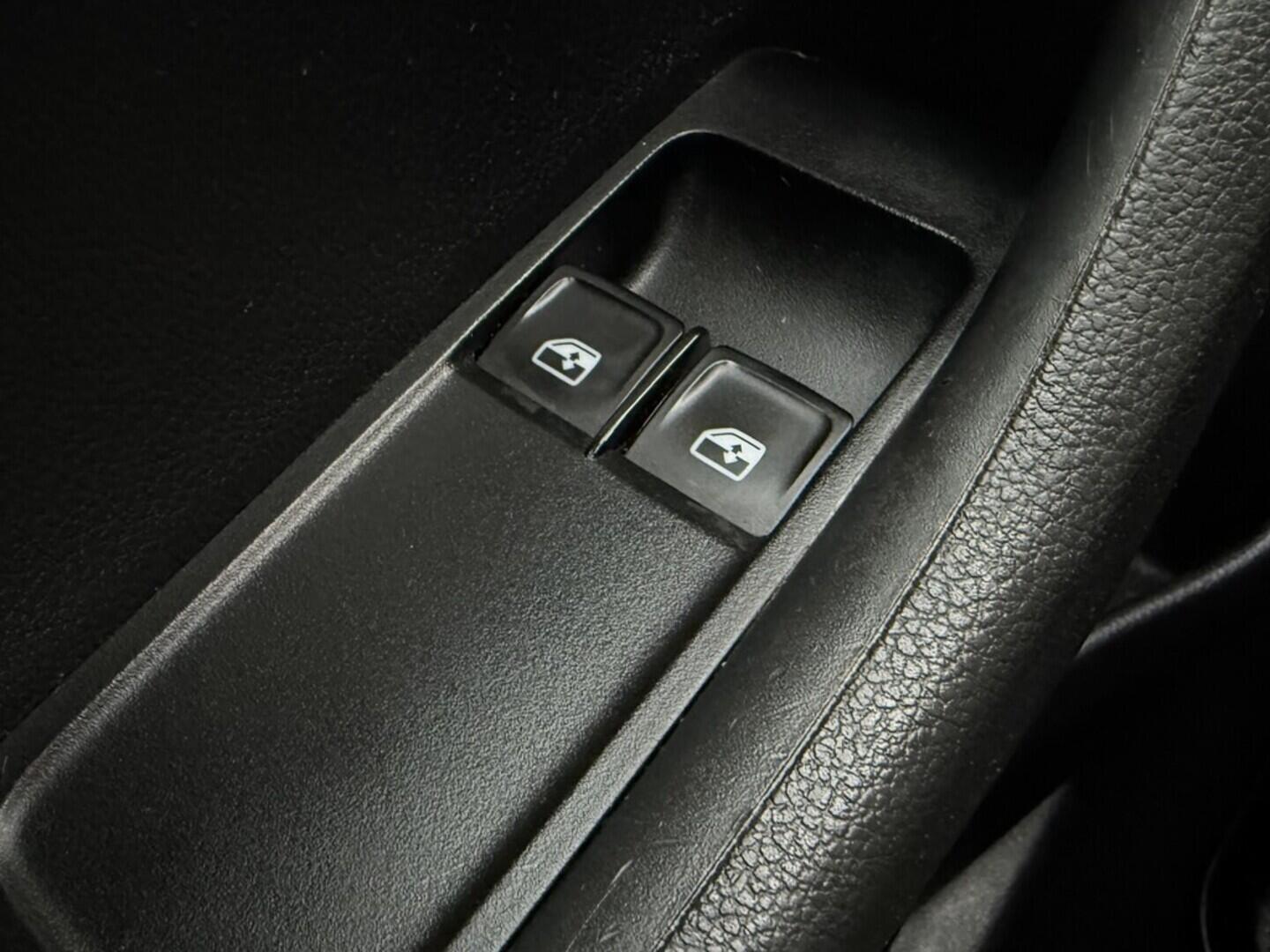 OM190V02555_21.webp_FABIA Ambition 1.4 TDI 66 kW manuál, DPH