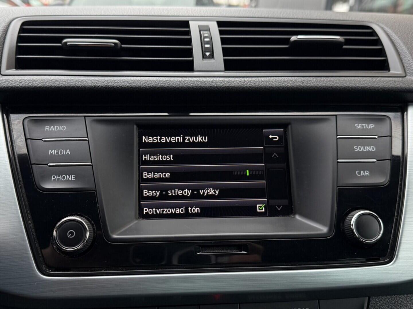 OM190V02555_25.webp_FABIA Ambition 1.4 TDI 66 kW manuál, DPH