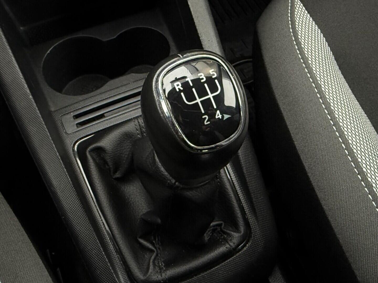 OM190V02555_28.webp_FABIA Ambition 1.4 TDI 66 kW manuál, DPH