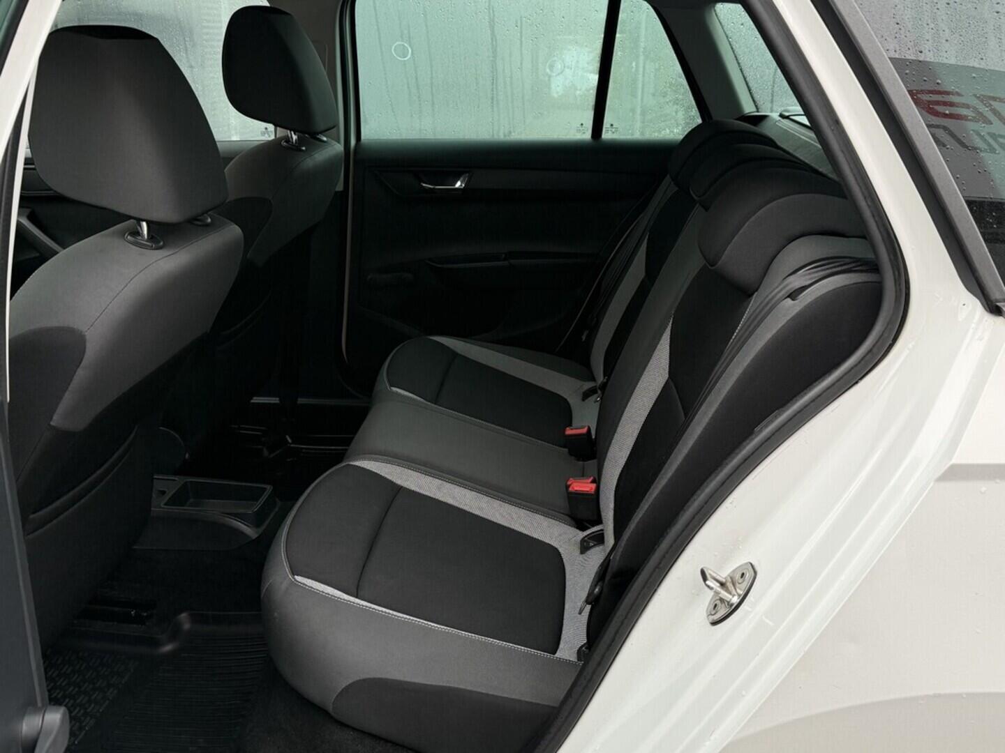 OM190V02555_29.webp_FABIA Ambition 1.4 TDI 66 kW manuál, DPH