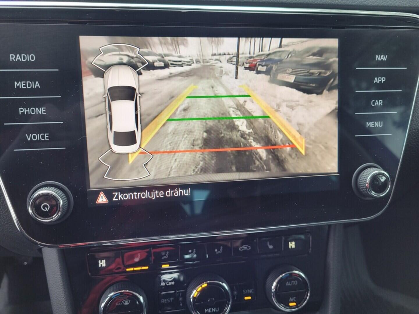 OM190V02558_26.webp_SUPERB Ambition 2.0 TSI 140 kW automat, DPH