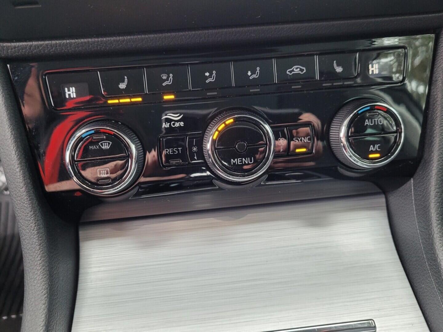 OM190V02558_28.webp_SUPERB Ambition 2.0 TSI 140 kW automat, DPH