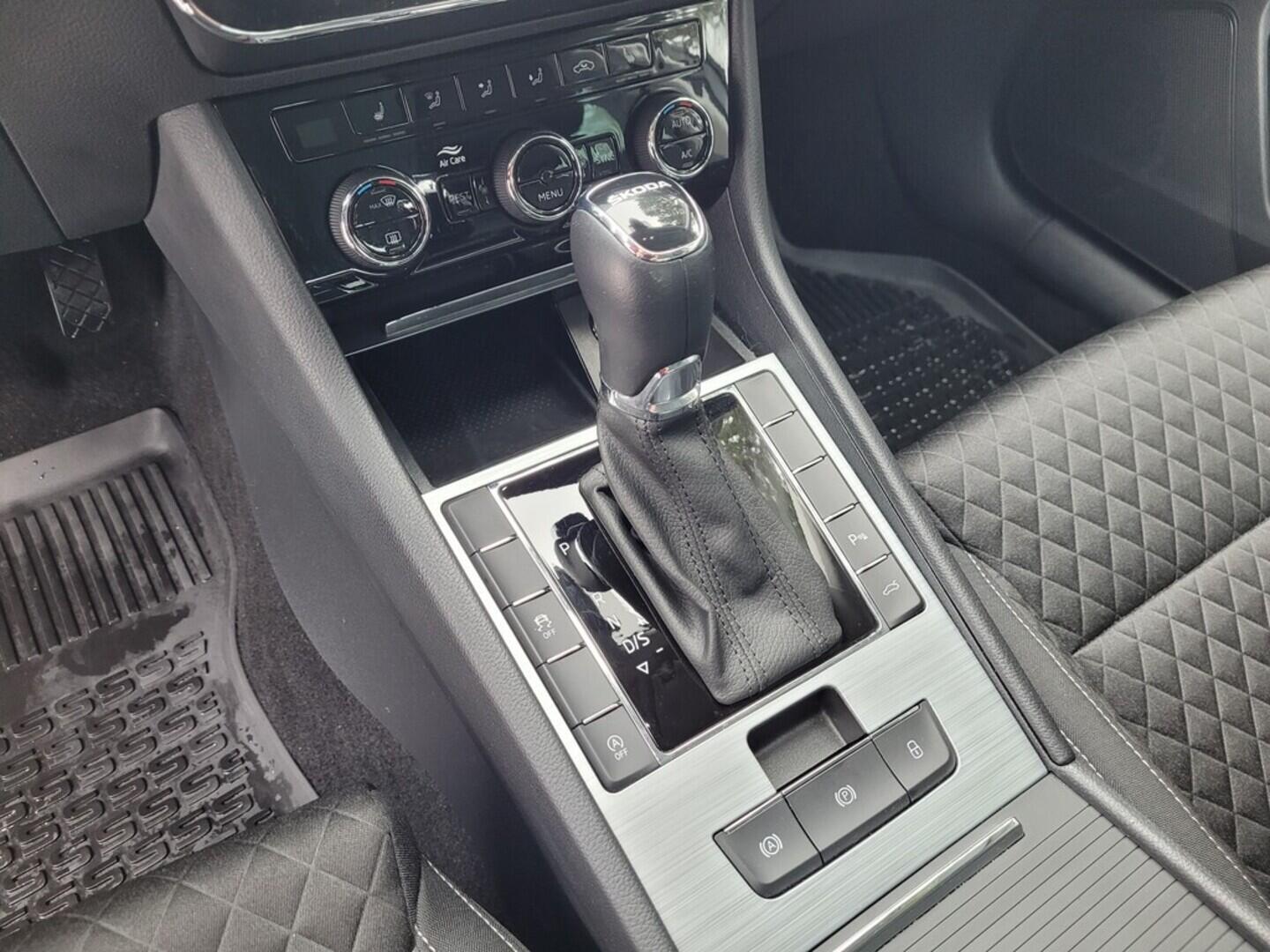 OM190V02558_29.webp_SUPERB Ambition 2.0 TSI 140 kW automat, DPH