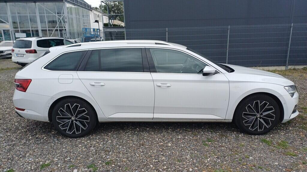 OM190V02559_16.webp_SUPERB L&K 2.0 TDI 110 kW automat, DPH