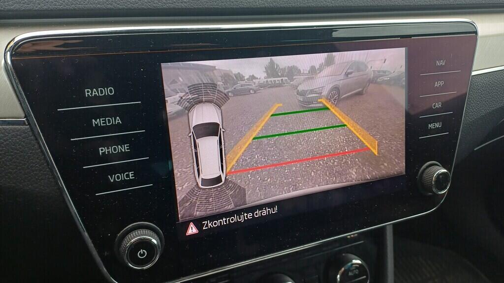 OM190V02559_26.webp_SUPERB L&K 2.0 TDI 110 kW automat, DPH