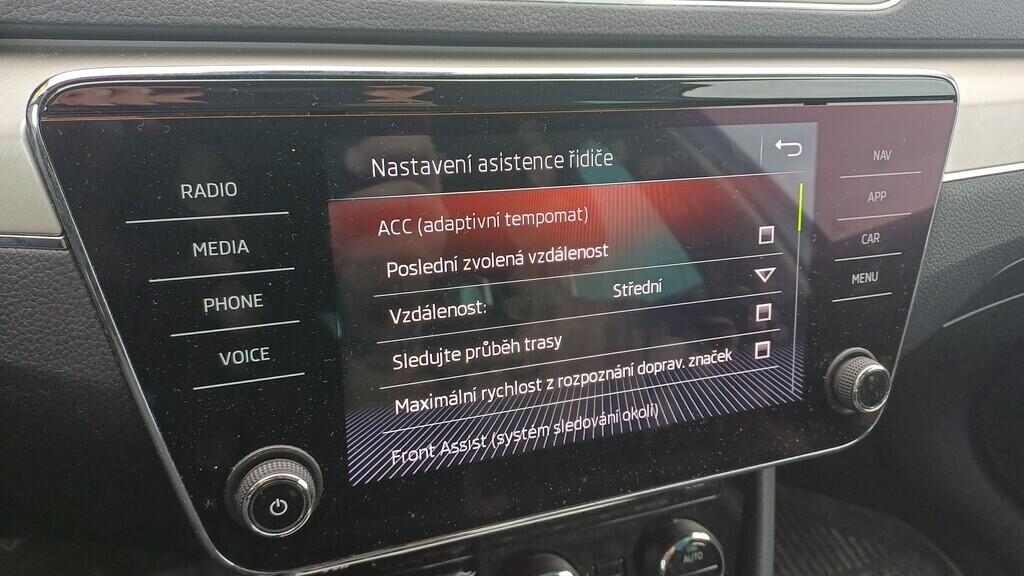 OM190V02559_27.webp_SUPERB L&K 2.0 TDI 110 kW automat, DPH