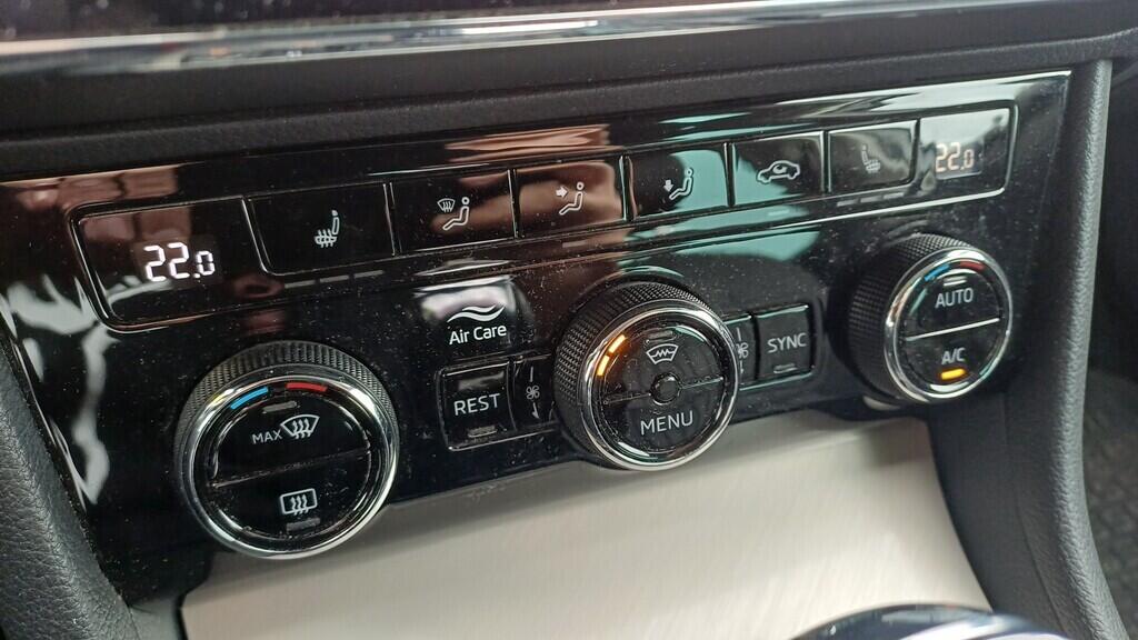 OM190V02559_28.webp_SUPERB L&K 2.0 TDI 110 kW automat, DPH