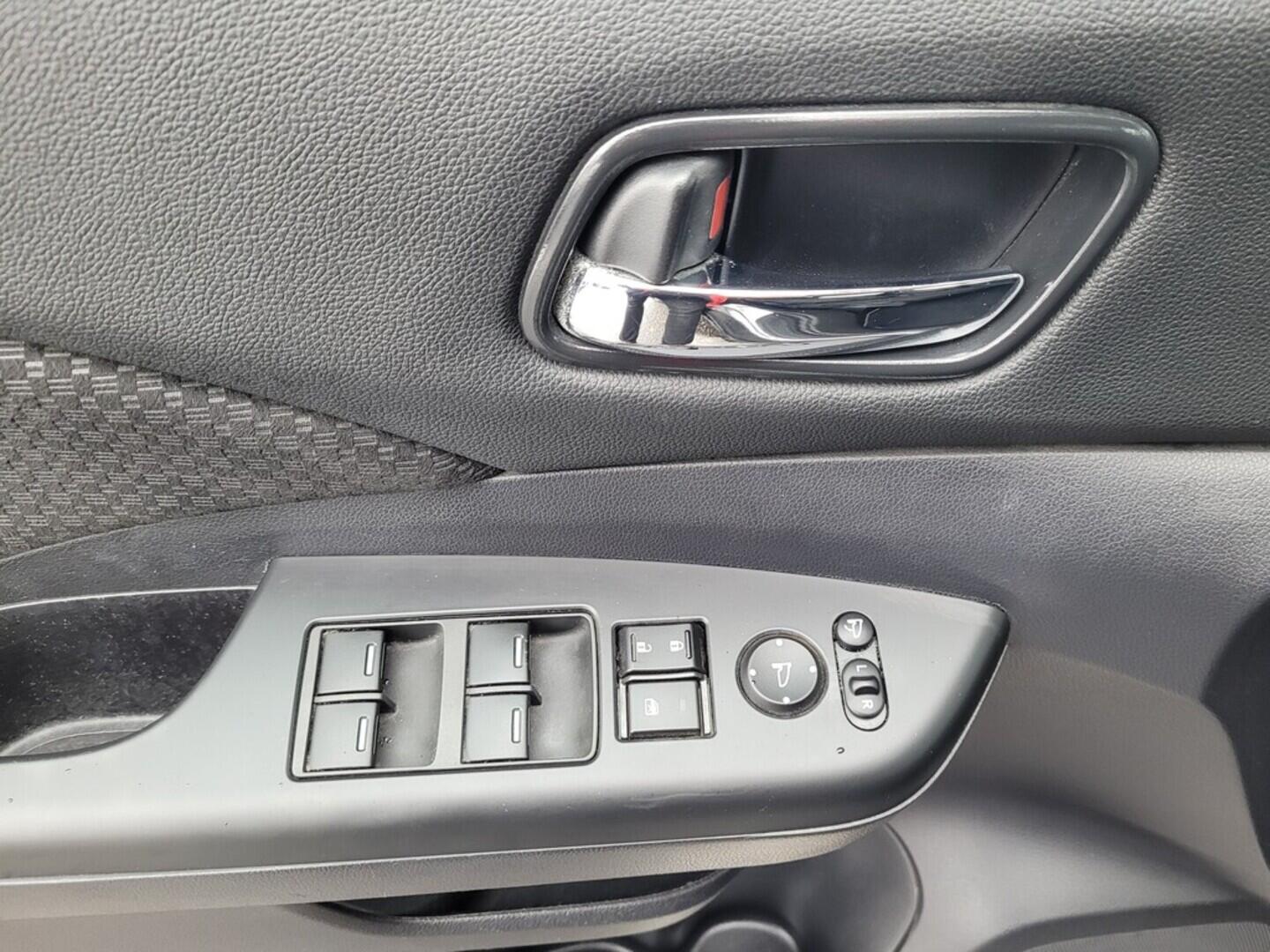 OM190V02560_21.webp_CRV Elegance Plus 2.0 i-VTEC 114 kW manuál