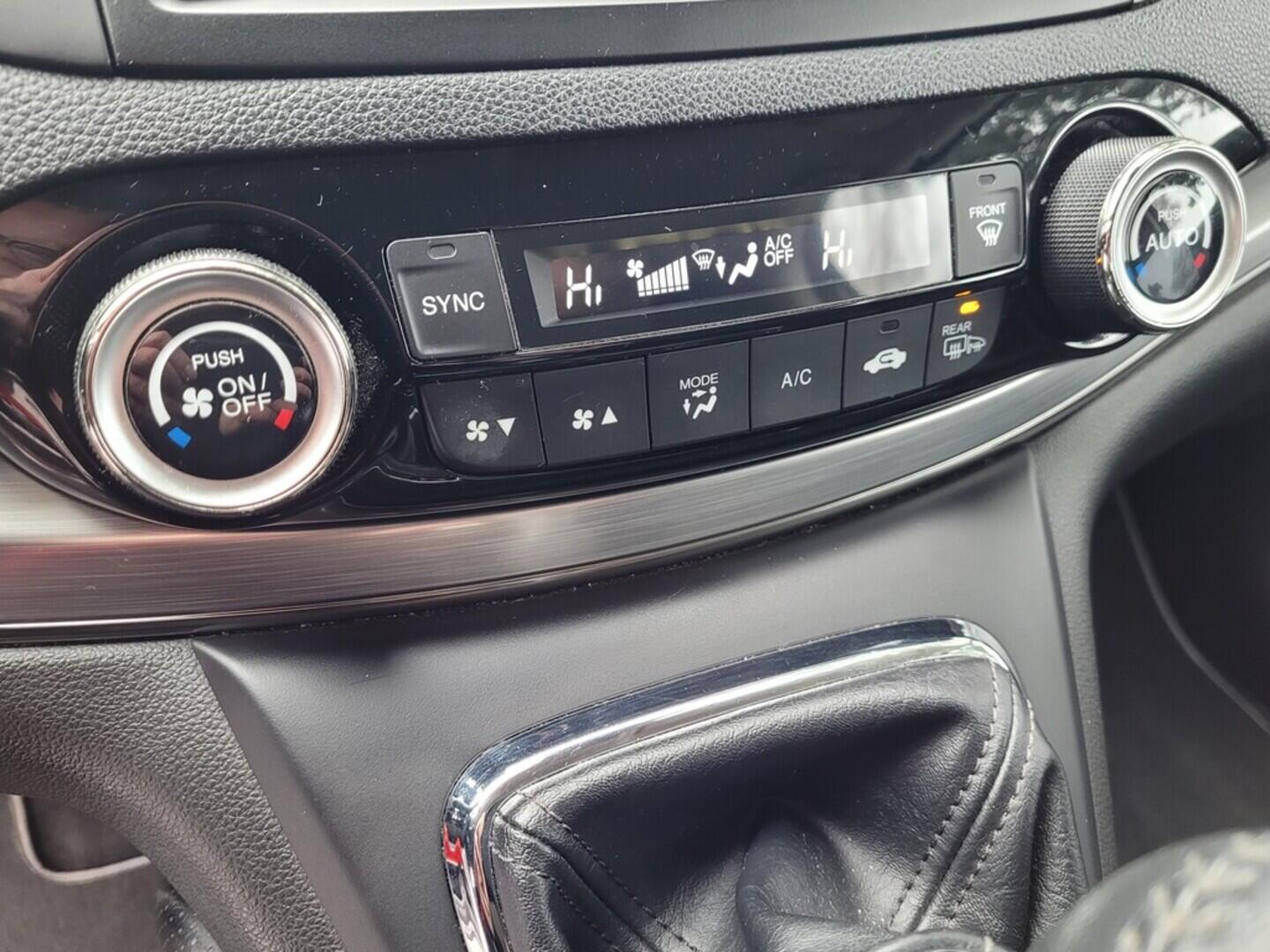 OM190V02560_27.webp_CRV Elegance Plus 2.0 i-VTEC 114 kW manuál