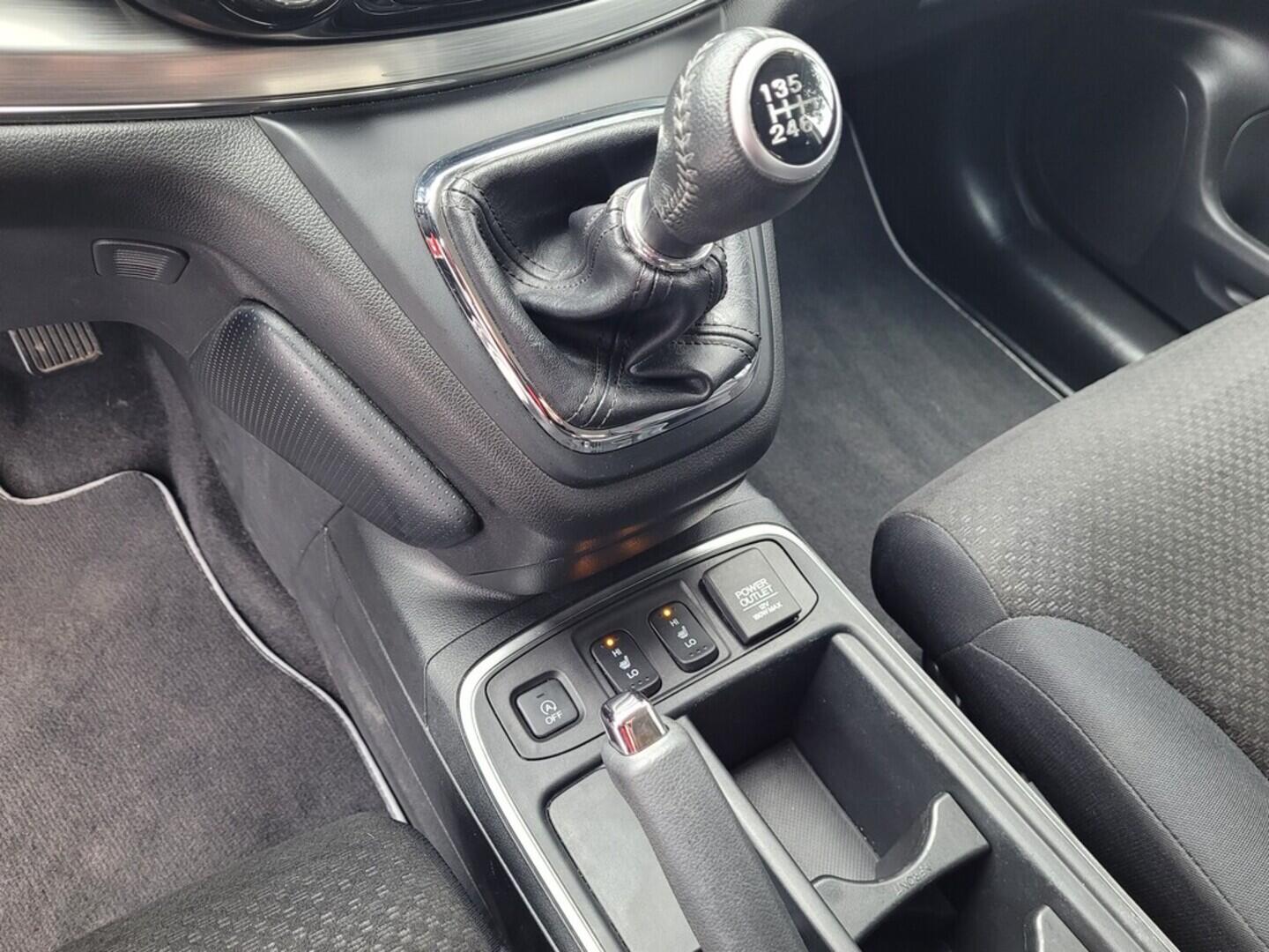 OM190V02560_28.webp_CRV Elegance Plus 2.0 i-VTEC 114 kW manuál