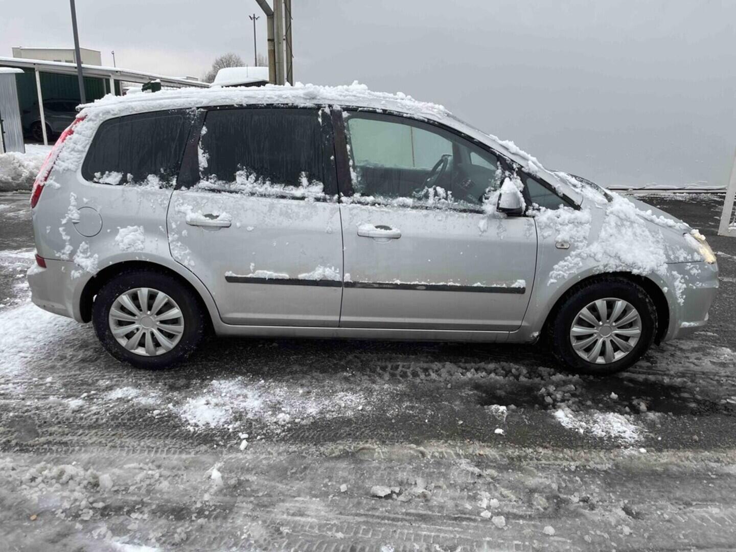 OM190V02564_12.webp_C-MAX  1.6  74 kW manuál