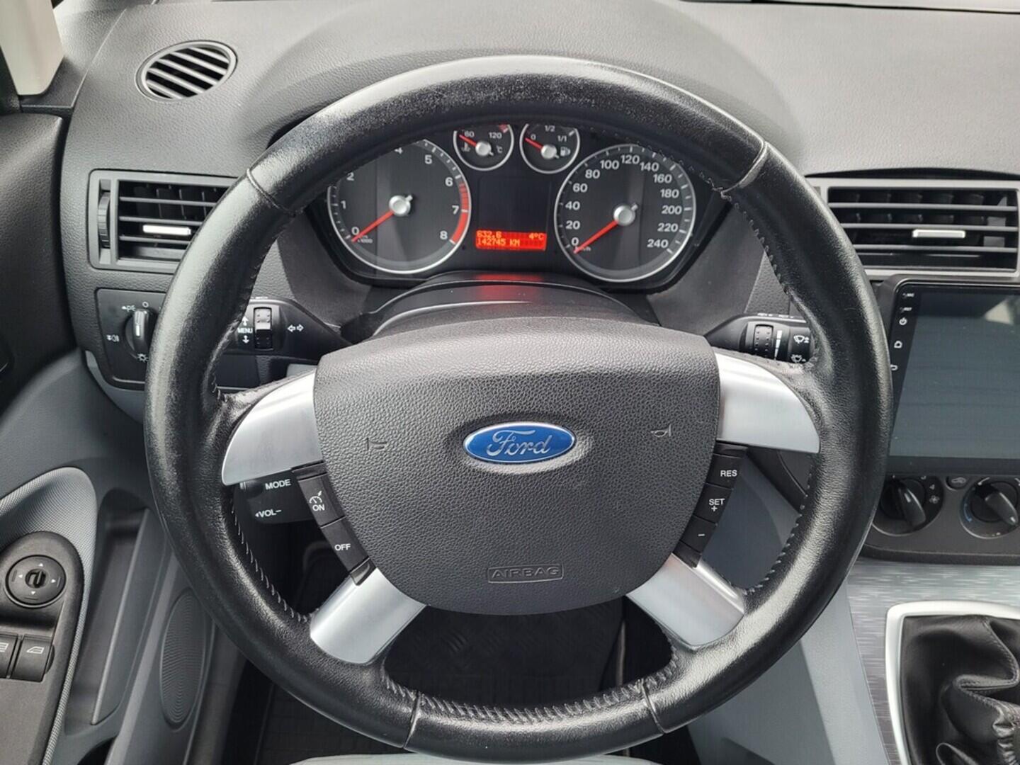 OM190V02564_23.webp_C-MAX  1.6  74 kW manuál