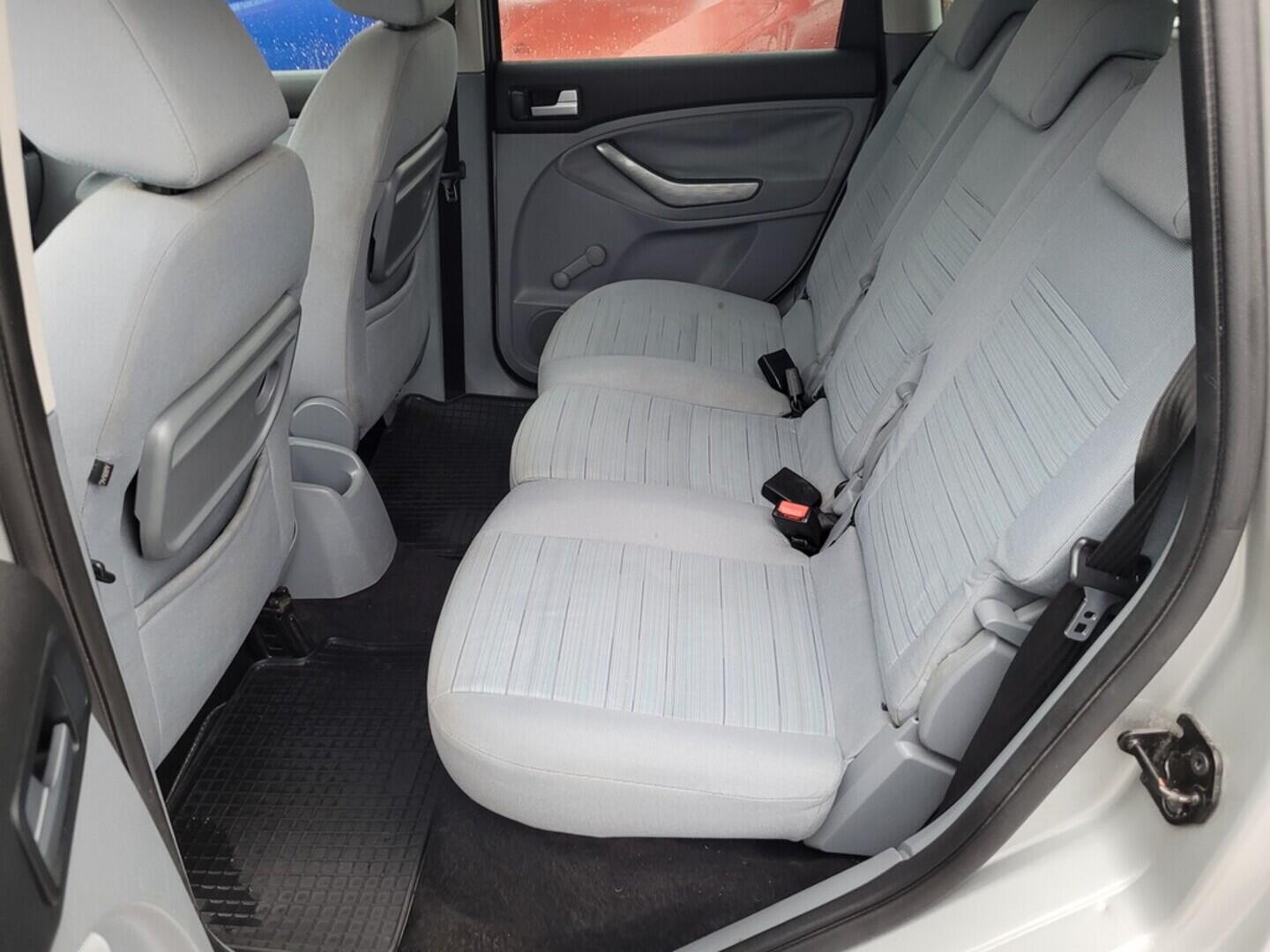 OM190V02564_29.webp_C-MAX  1.6  74 kW manuál