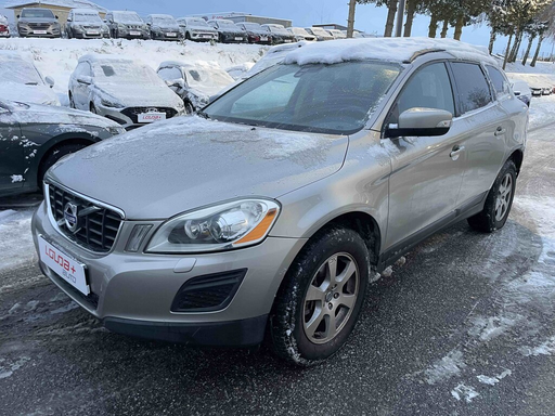 XC60 Momentum 2.0 D3 120 kW manuál