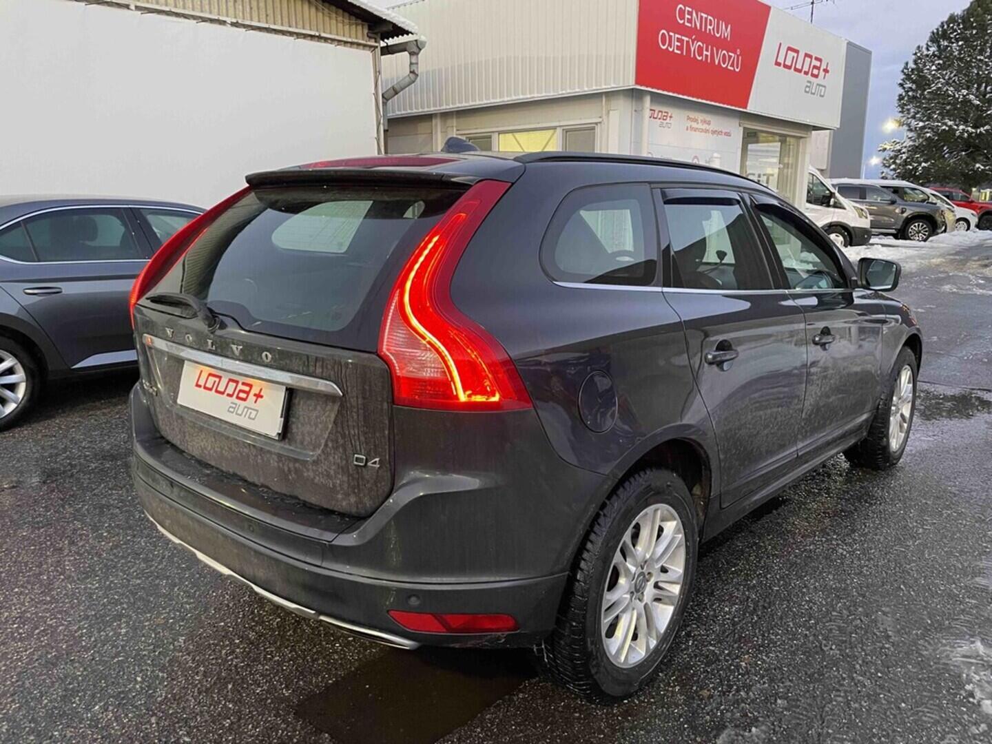 OM190V02566_11.webp_XC60 Momentum 2.0 D4 133 kW manuál