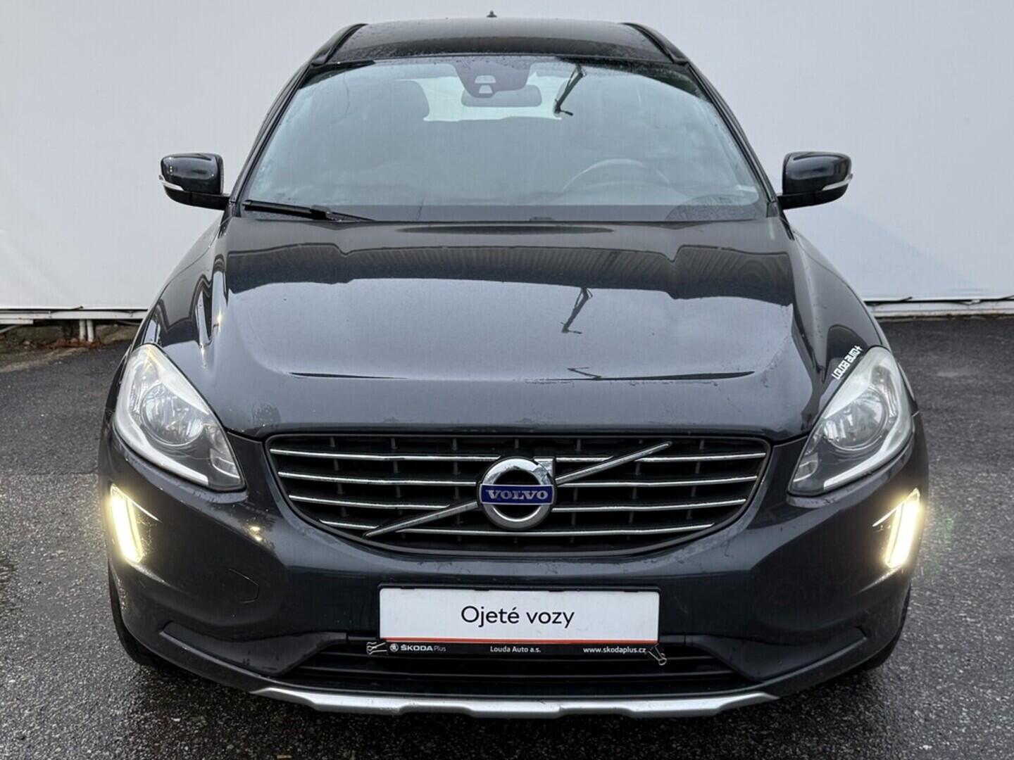 OM190V02566_13.webp_XC60 Momentum 2.0 D4 133 kW manuál