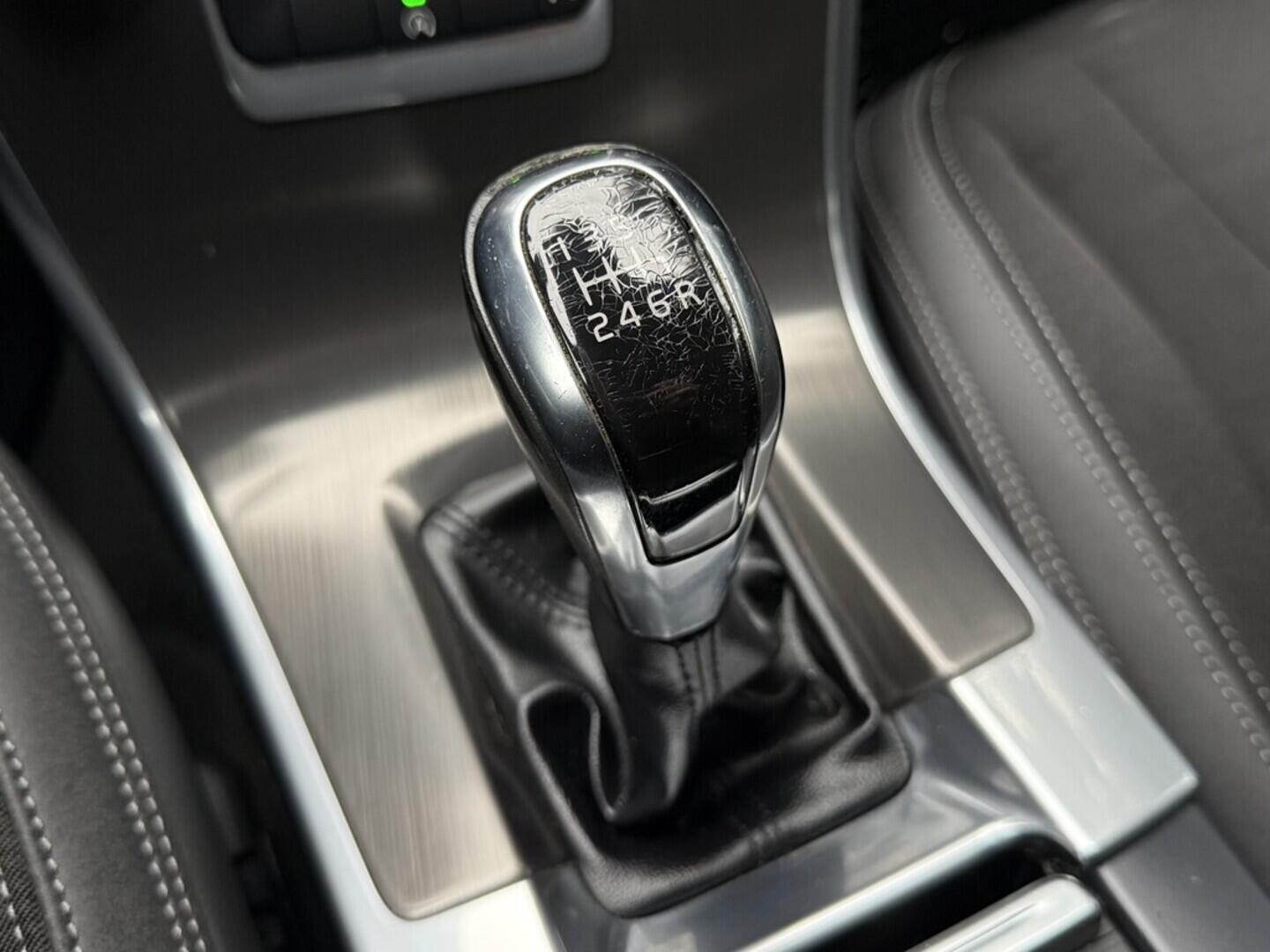 OM190V02566_28.webp_XC60 Momentum 2.0 D4 133 kW manuál