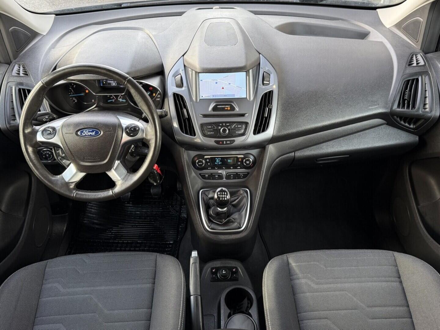 OM190V02569_18.webp_TOURNEO CONNECT  1.5  88 kW manuál