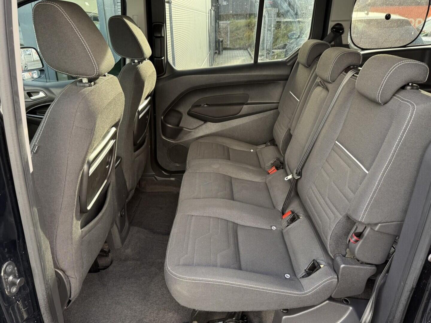 OM190V02569_29.webp_TOURNEO CONNECT  1.5  88 kW manuál