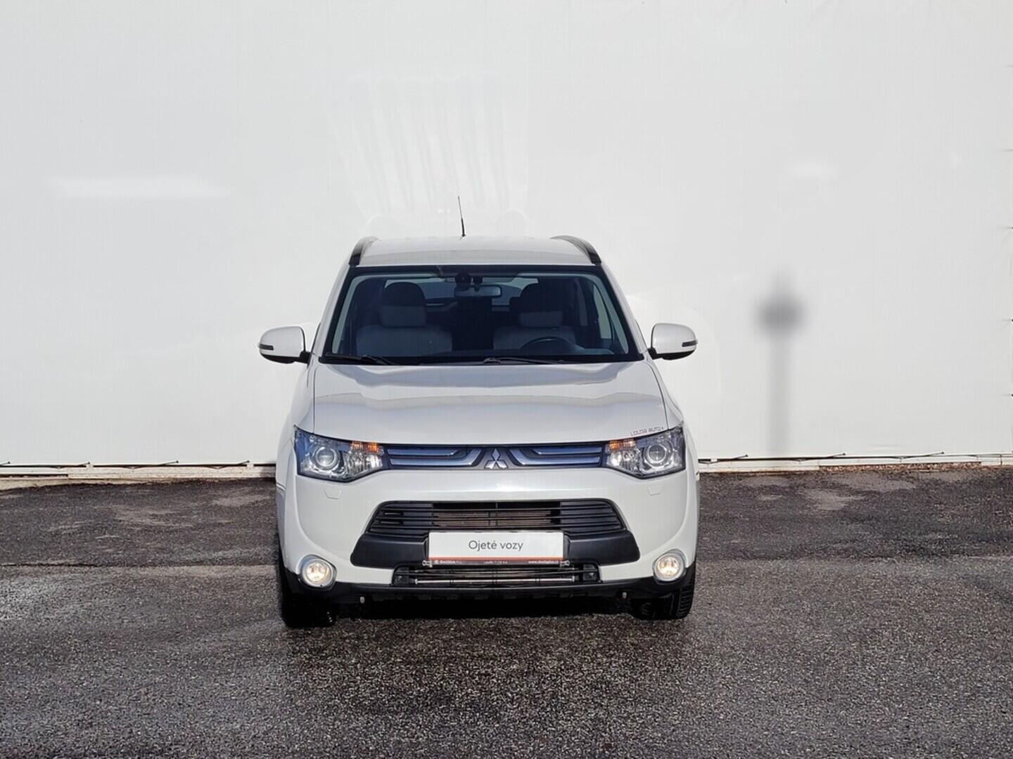 OM190V02572_13.webp_OUTLANDER  2.3 Di-D 110 kW manuál, DPH