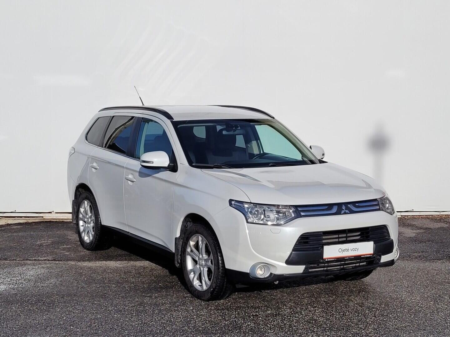 OM190V02572_14.webp_OUTLANDER  2.3 Di-D 110 kW manuál, DPH