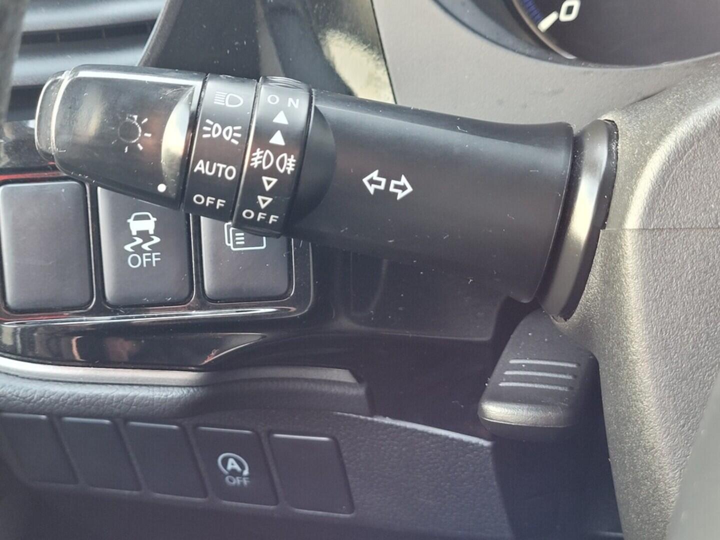 OM190V02572_22.webp_OUTLANDER  2.3 Di-D 110 kW manuál, DPH