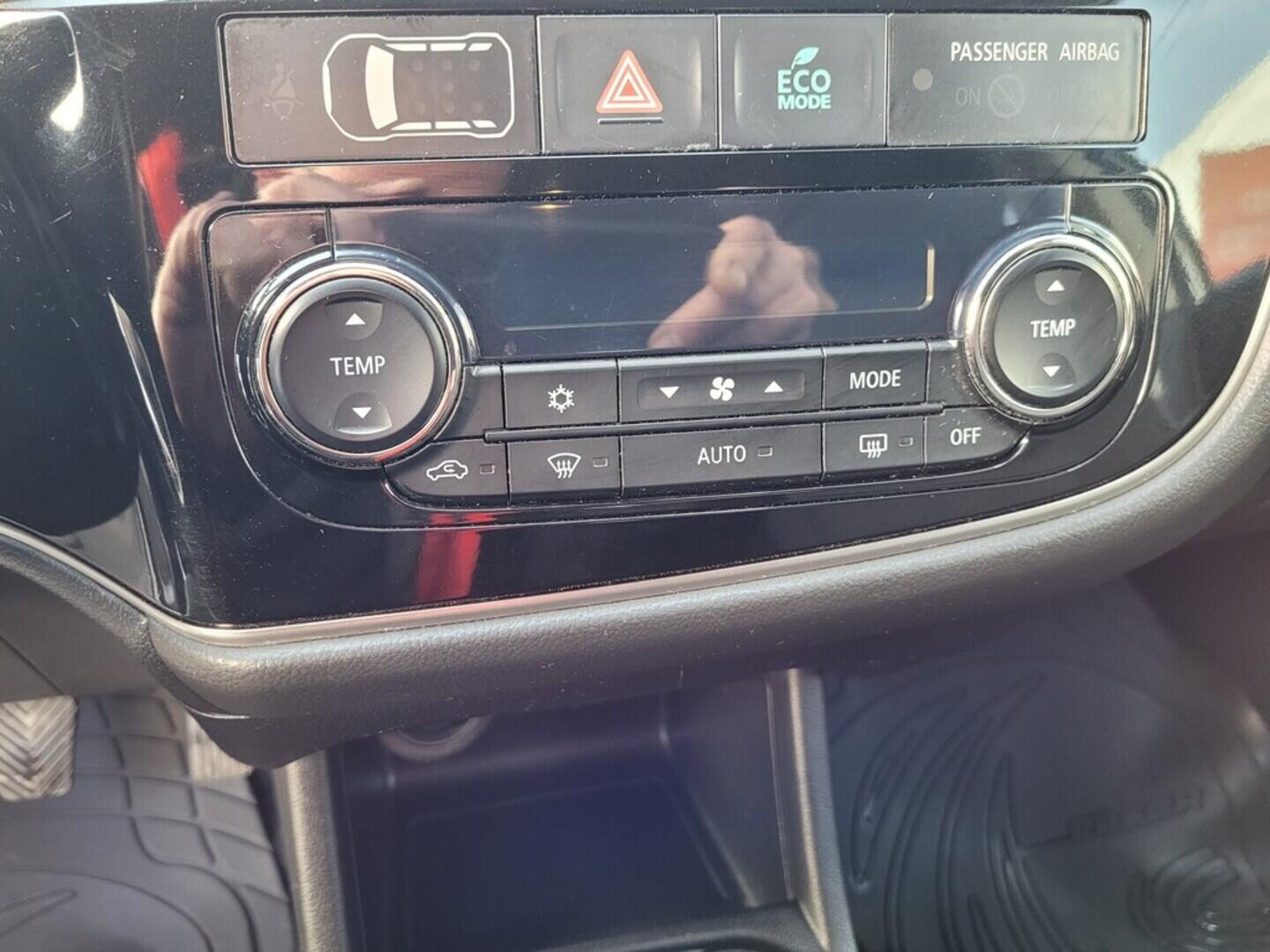 OM190V02572_26.webp_OUTLANDER  2.3 Di-D 110 kW manuál, DPH