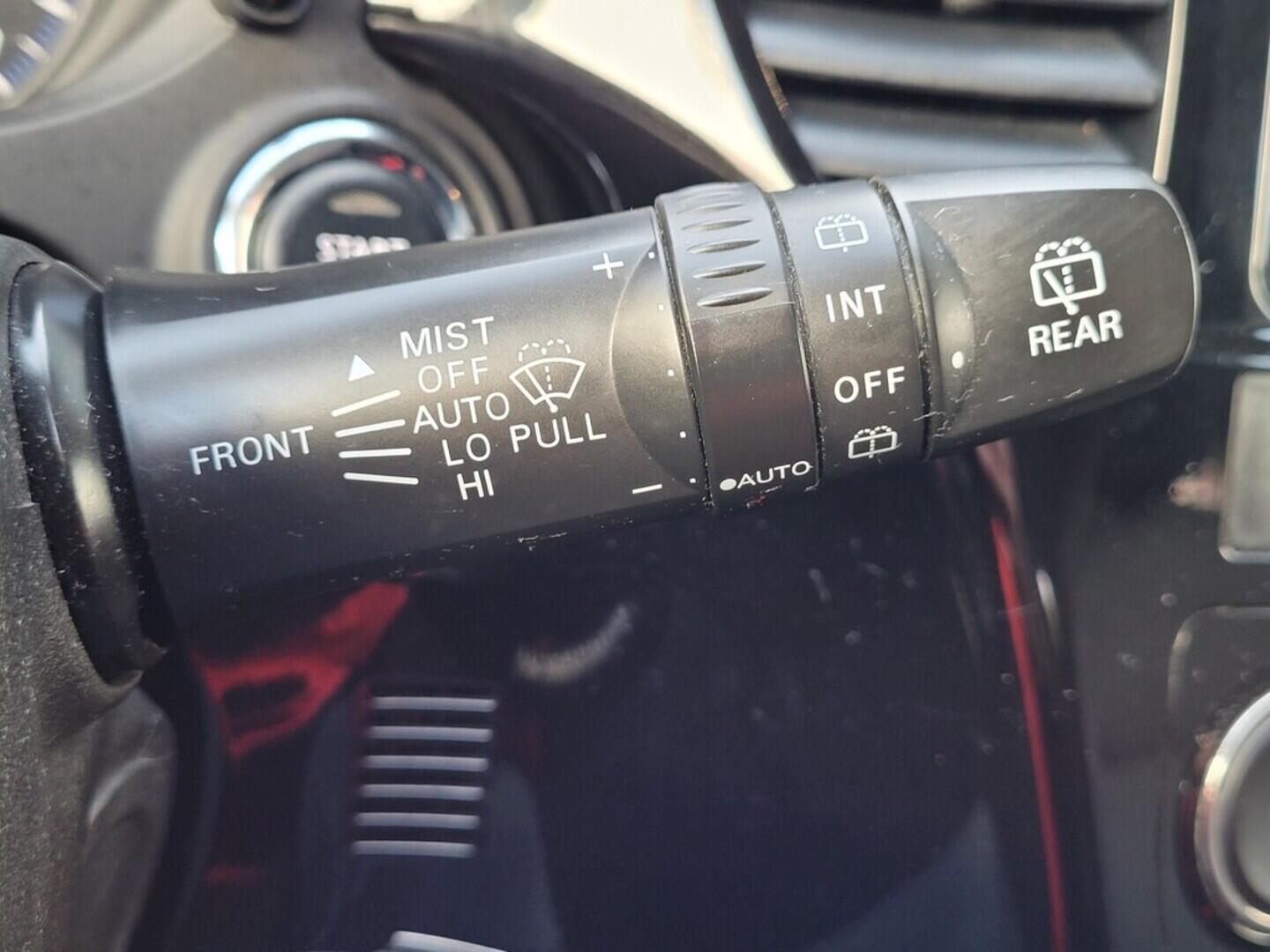 OM190V02572_28.webp_OUTLANDER  2.3 Di-D 110 kW manuál, DPH