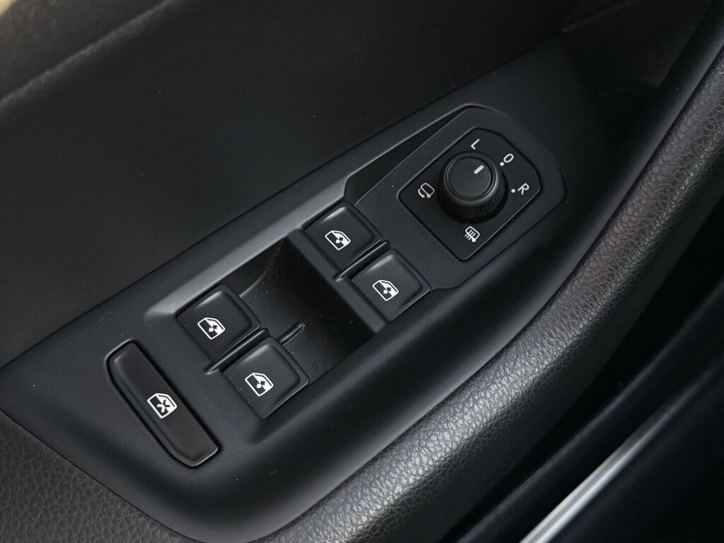 OM190V02576_21.webp_ARTEON R-Line 2.0 TSI 140 kW automat