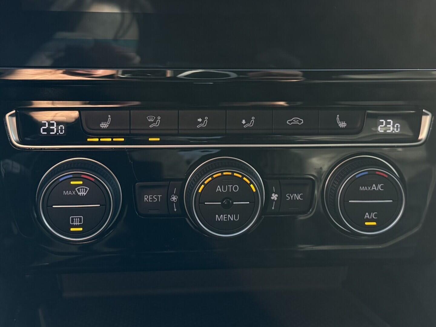 OM190V02576_27.webp_ARTEON R-Line 2.0 TSI 140 kW automat