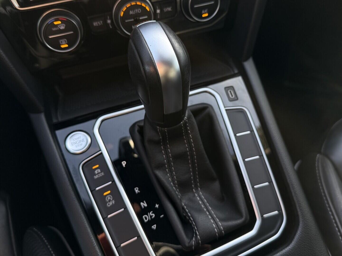 OM190V02576_28.webp_ARTEON R-Line 2.0 TSI 140 kW automat