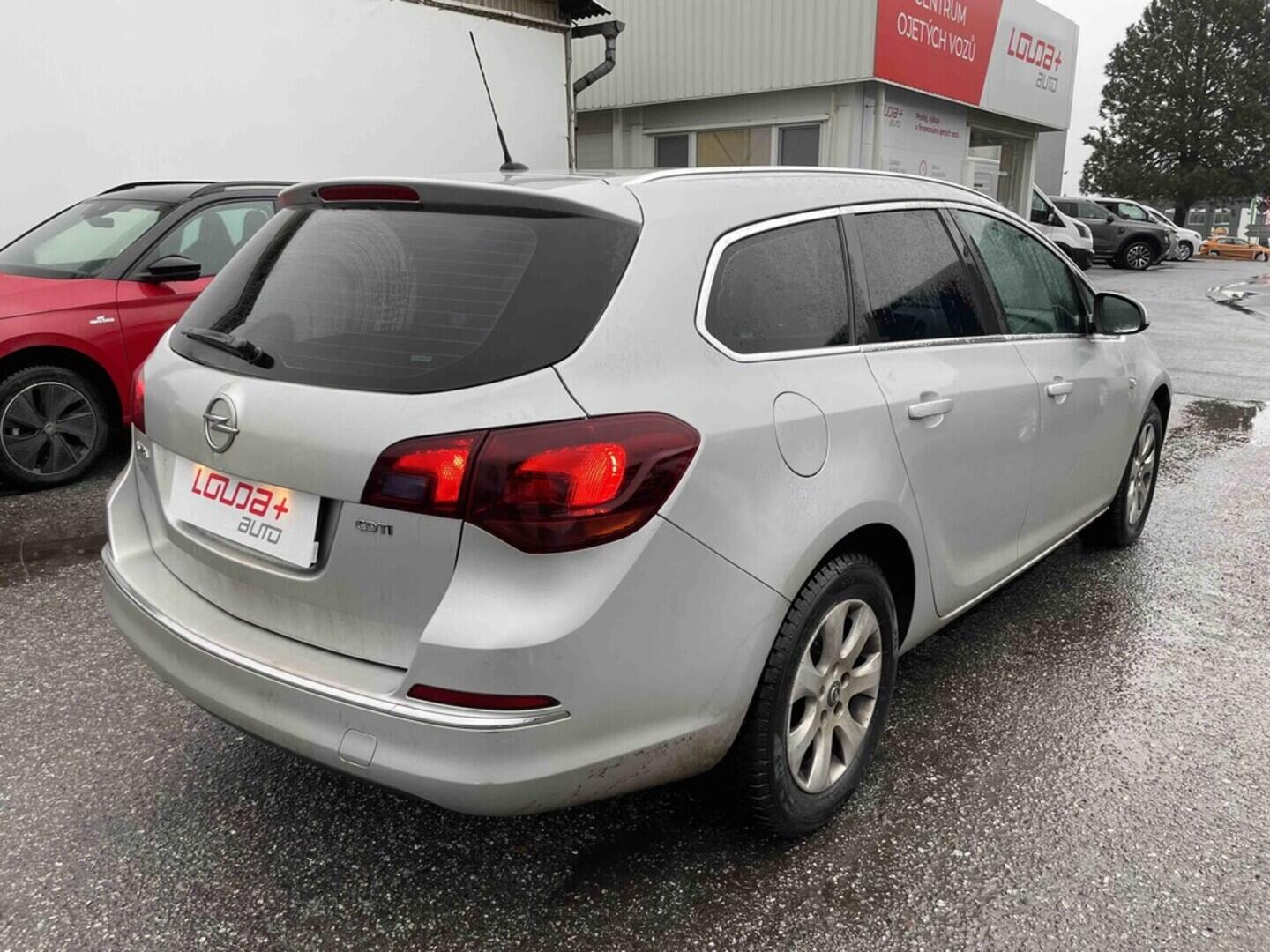 OM190V02577_11.webp_ASTRA  1.6 CDTi 81 kW manuál