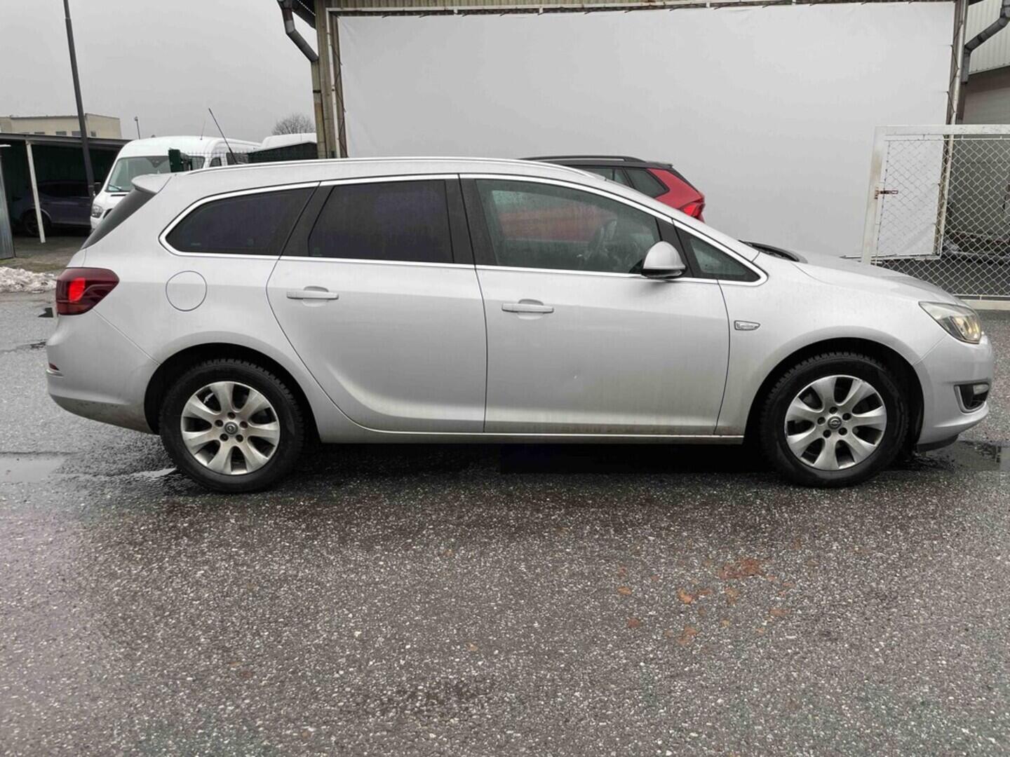 OM190V02577_12.webp_ASTRA  1.6 CDTi 81 kW manuál