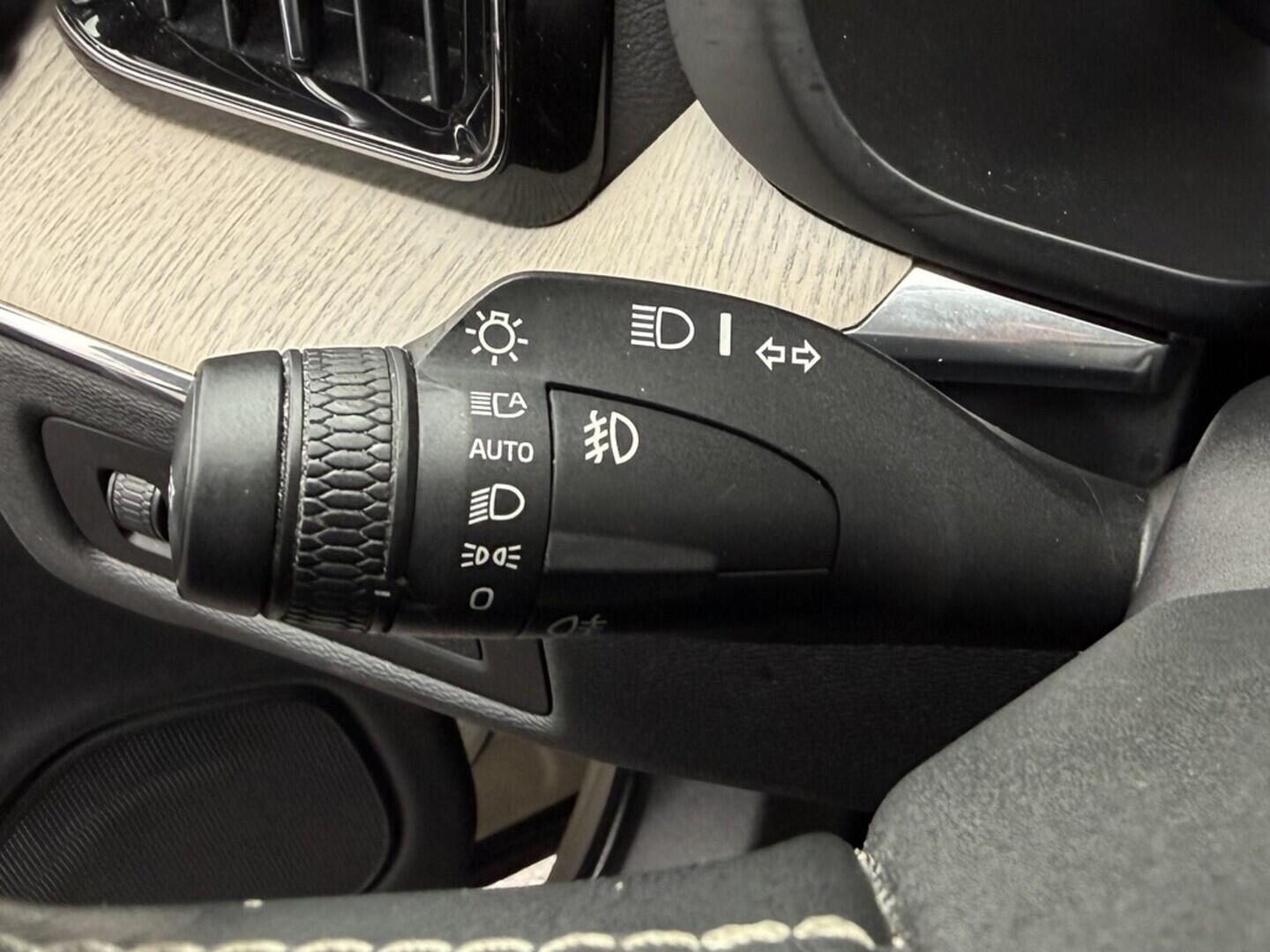 OM190V02580_22.webp_XC60 Inscription 2.0 T5 184 kW automat, DPH