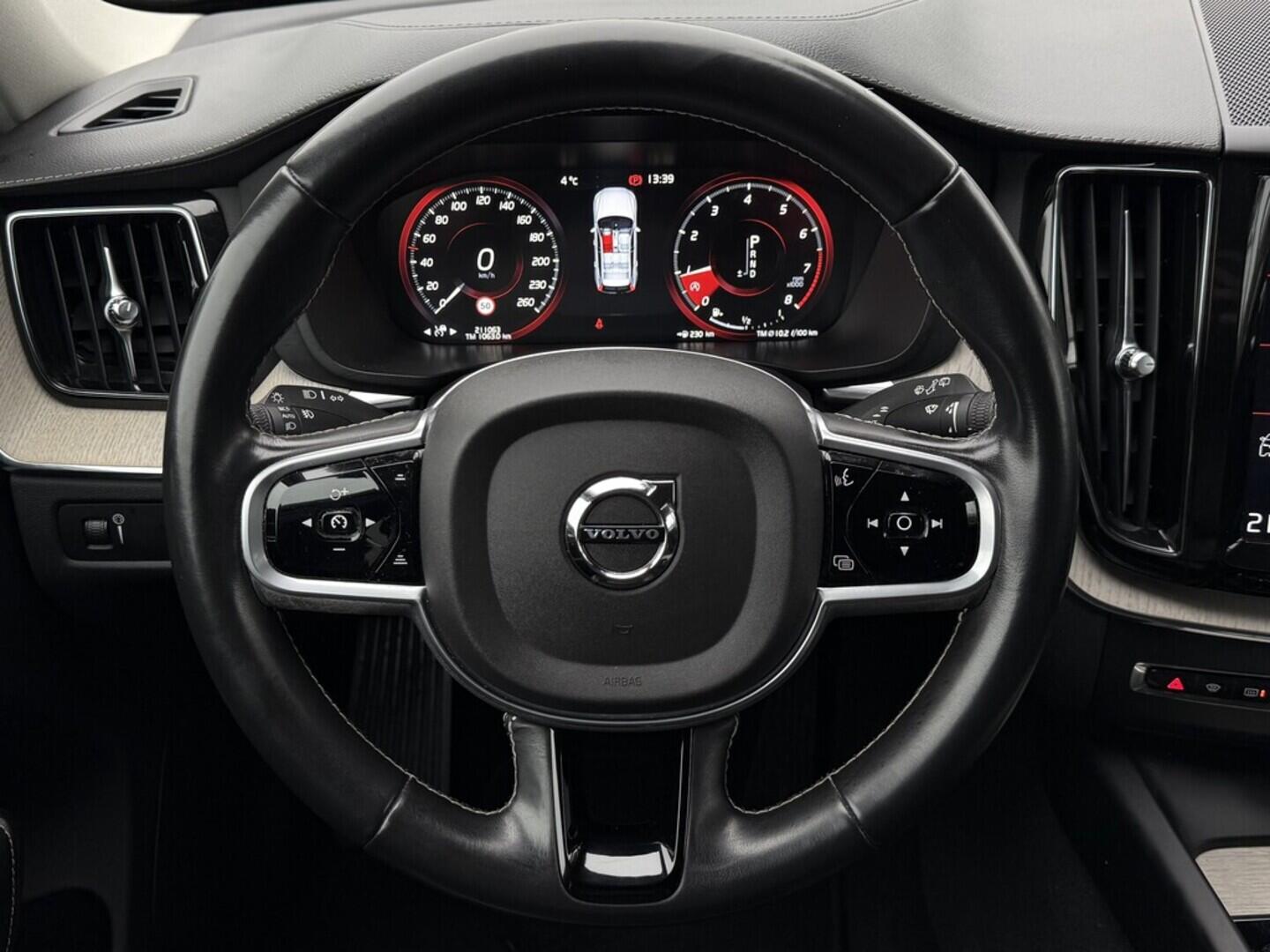 OM190V02580_23.webp_XC60 Inscription 2.0 T5 184 kW automat, DPH
