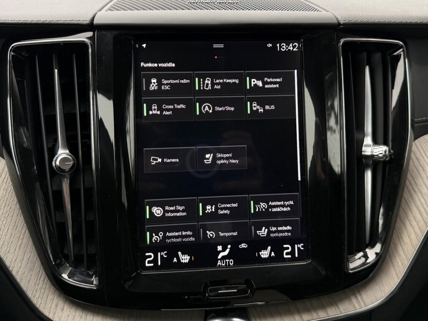 OM190V02580_26.webp_XC60 Inscription 2.0 T5 184 kW automat, DPH