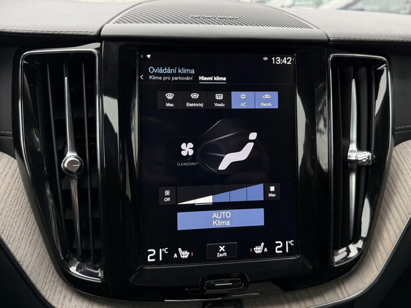 OM190V02580_27.webp_XC60 Inscription 2.0 T5 184 kW automat, DPH