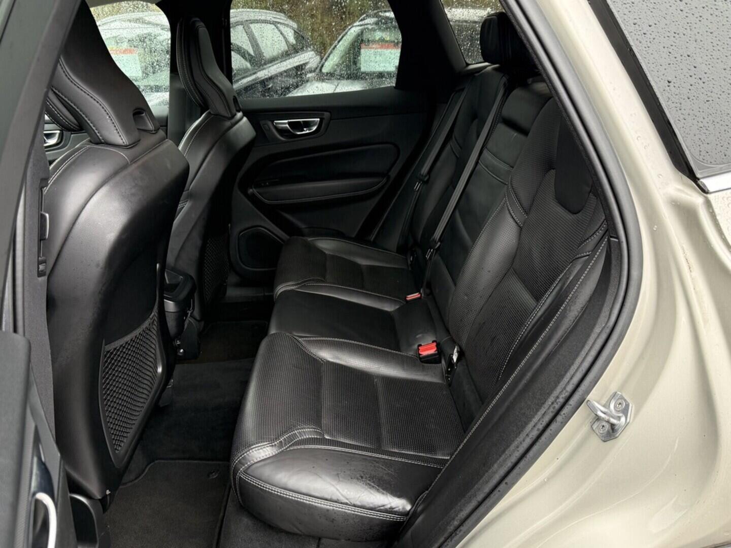 OM190V02580_29.webp_XC60 Inscription 2.0 T5 184 kW automat, DPH