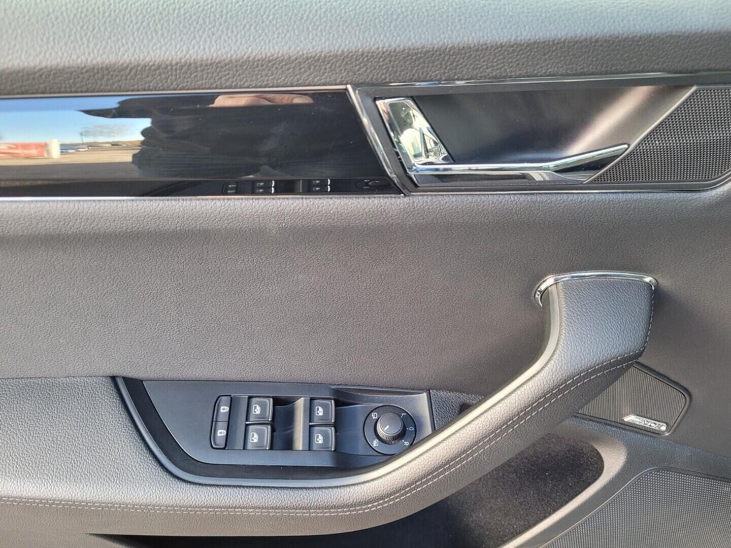 OM190V02583_21.webp_SUPERB  2.0 TDI 147 kW automat, DPH