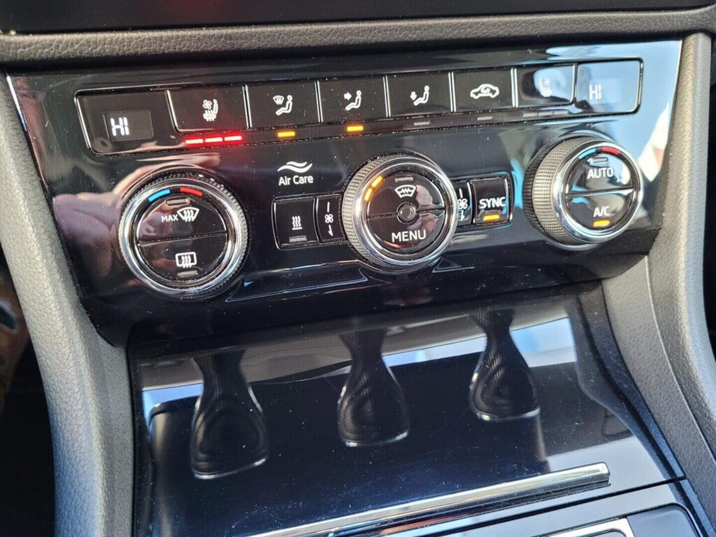 OM190V02583_28.webp_SUPERB  2.0 TDI 147 kW automat, DPH